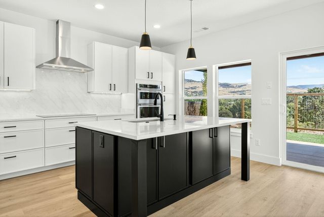 224 Alicia Street, Ashland, OR 97520