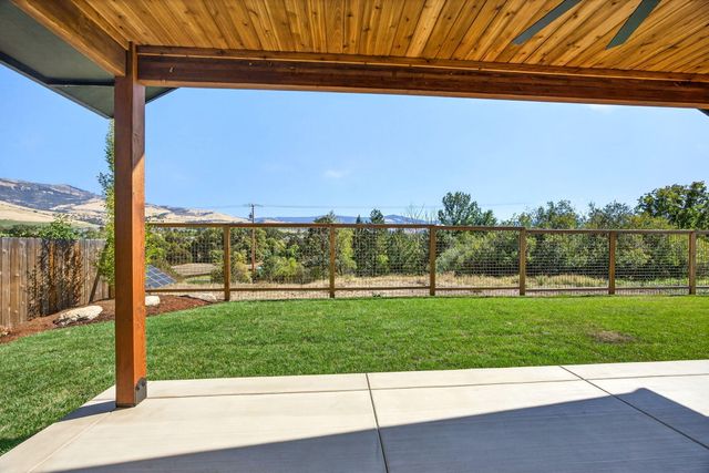 224 Alicia Street, Ashland, OR 97520