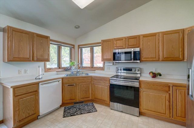 2738 Fell Road, Madison, WI 53713