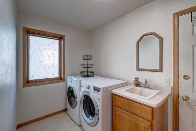 2738 Fell Road, Madison, WI 53713