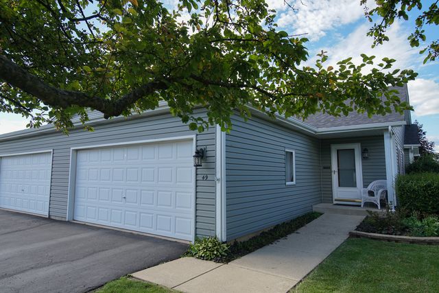 49 S Walnut Drive, North Aurora, IL 60542