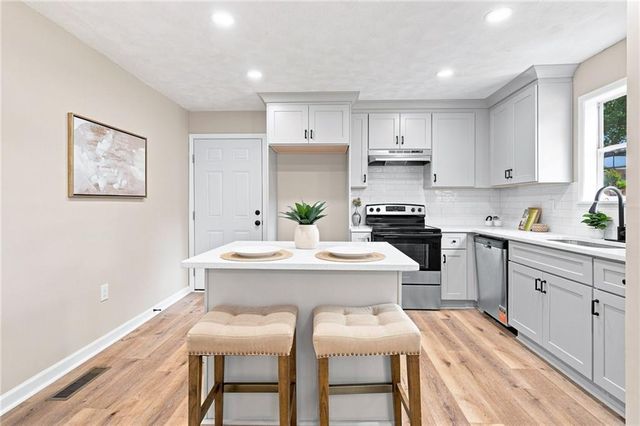 1869 Spring Avenue NW, Atlanta, GA 30318