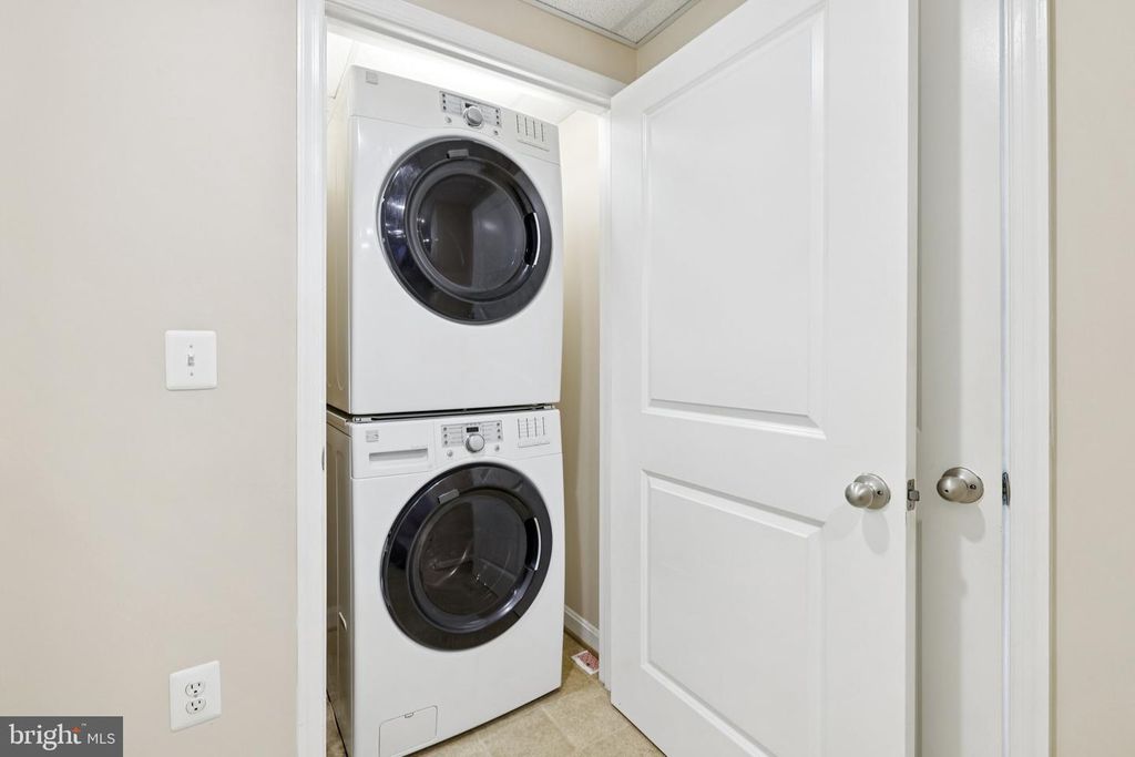 Image 113 of property listing at 54 DAYTON DR, Pasadena, MD 21122