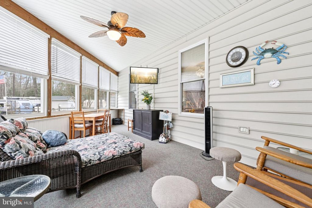 Image 115 of property listing at 54 DAYTON DR, Pasadena, MD 21122