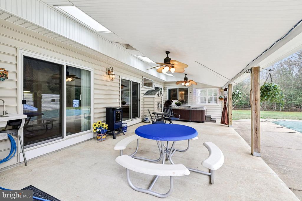 Image 117 of property listing at 54 DAYTON DR, Pasadena, MD 21122