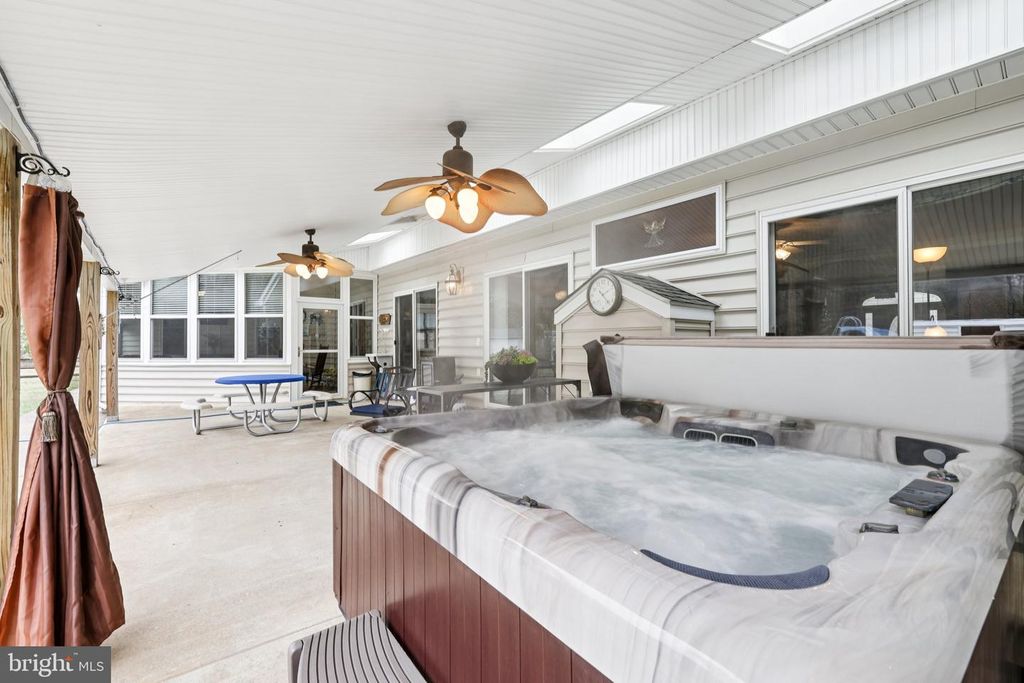 Image 118 of property listing at 54 DAYTON DR, Pasadena, MD 21122