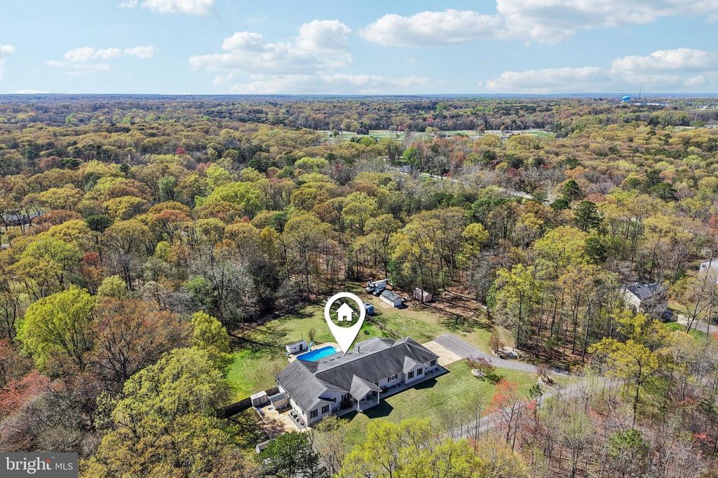 Image 27 of property listing at 54 DAYTON DR, Pasadena, MD 21122