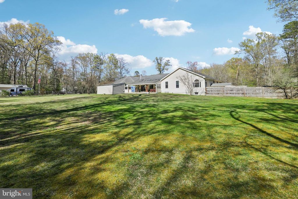 Image 34 of property listing at 54 DAYTON DR, Pasadena, MD 21122