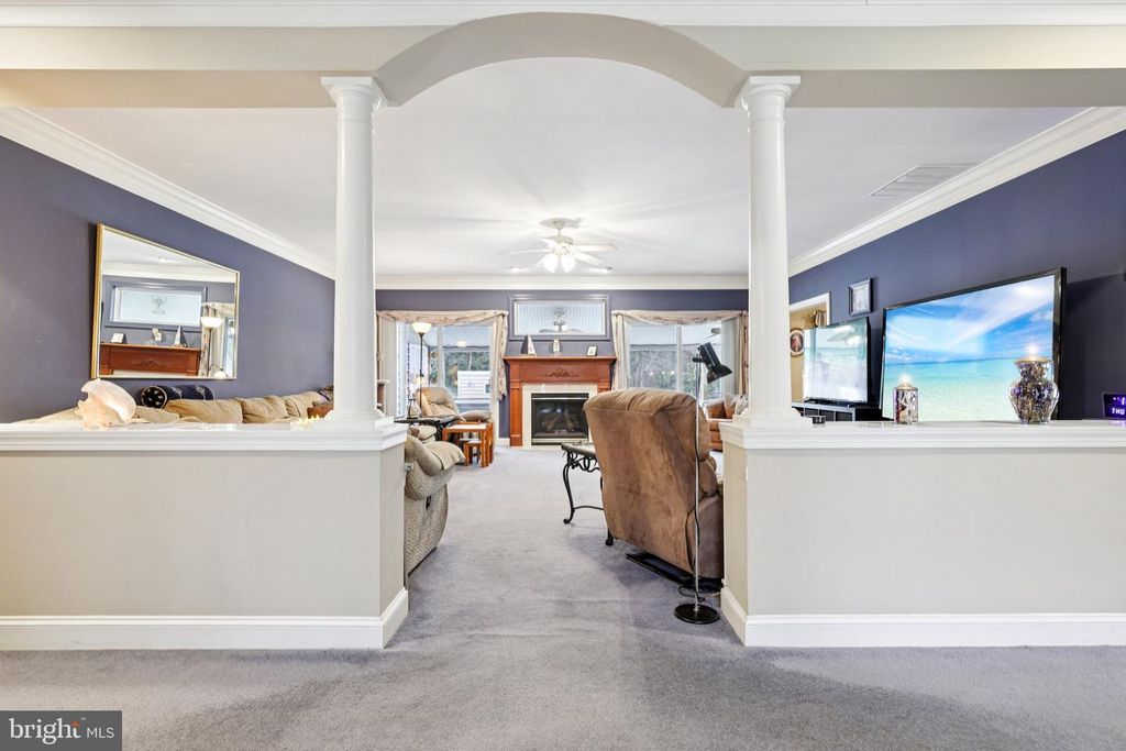 Image 41 of property listing at 54 DAYTON DR, Pasadena, MD 21122