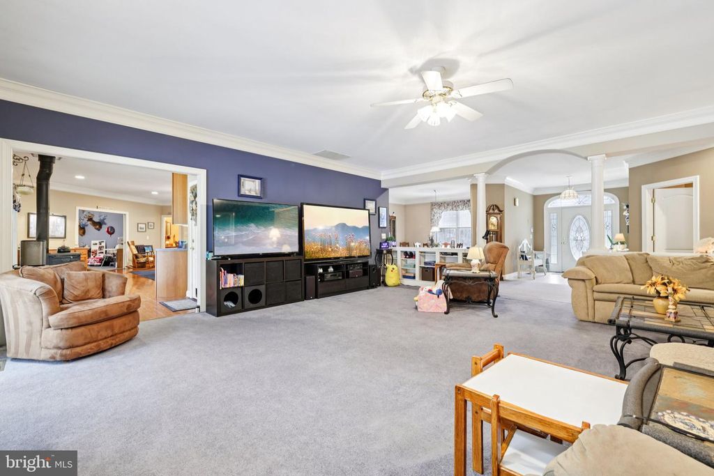 Image 44 of property listing at 54 DAYTON DR, Pasadena, MD 21122