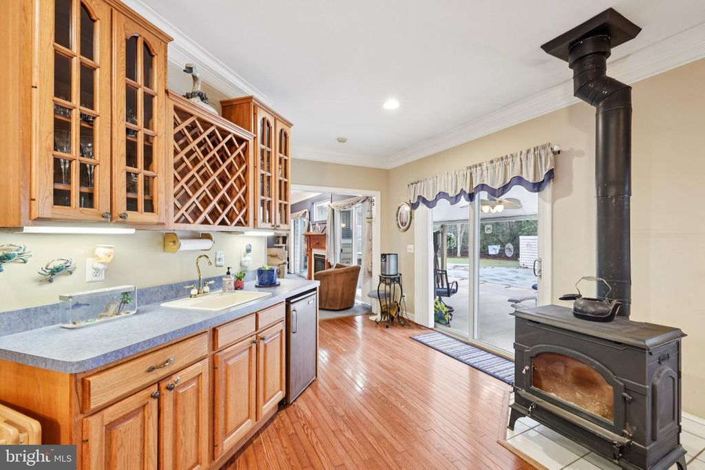 Image 47 of property listing at 54 DAYTON DR, Pasadena, MD 21122