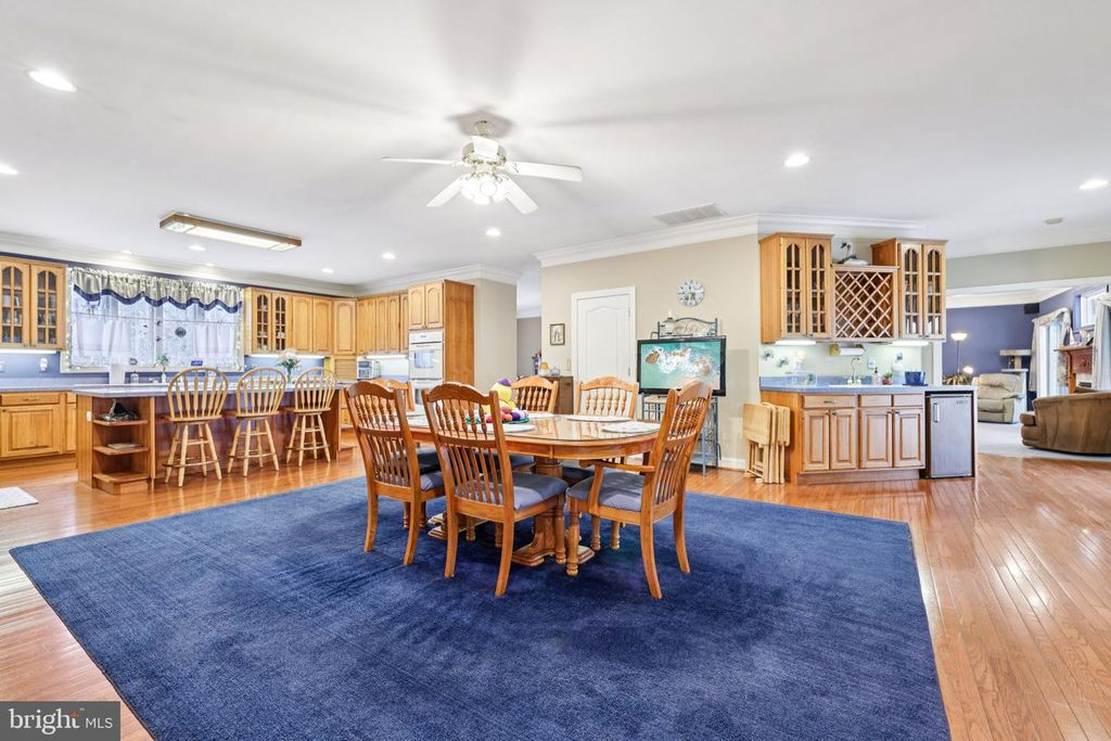 Image 50 of property listing at 54 DAYTON DR, Pasadena, MD 21122