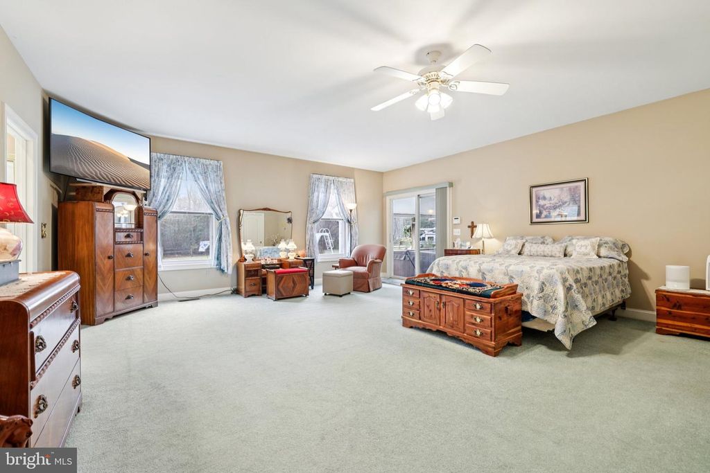 Image 60 of property listing at 54 DAYTON DR, Pasadena, MD 21122