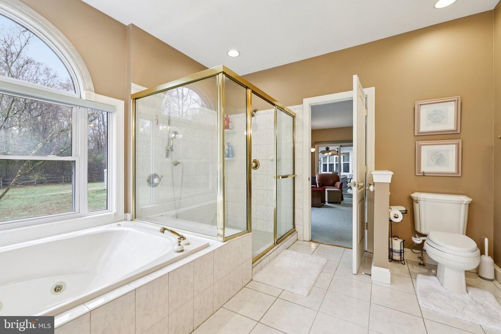 Image 62 of property listing at 54 DAYTON DR, Pasadena, MD 21122