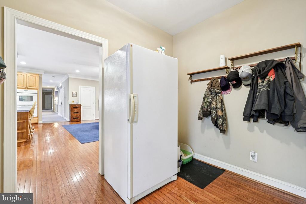 Image 74 of property listing at 54 DAYTON DR, Pasadena, MD 21122