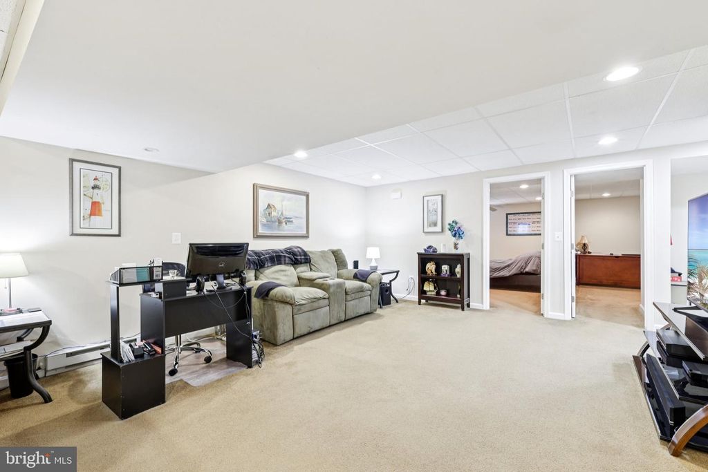 Image 84 of property listing at 54 DAYTON DR, Pasadena, MD 21122