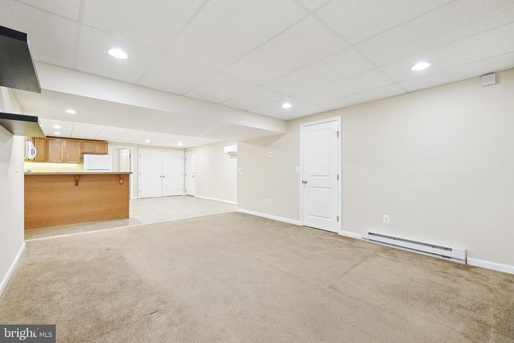 Image 85 of property listing at 54 DAYTON DR, Pasadena, MD 21122