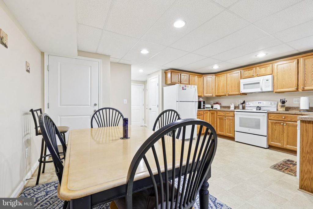 Image 87 of property listing at 54 DAYTON DR, Pasadena, MD 21122