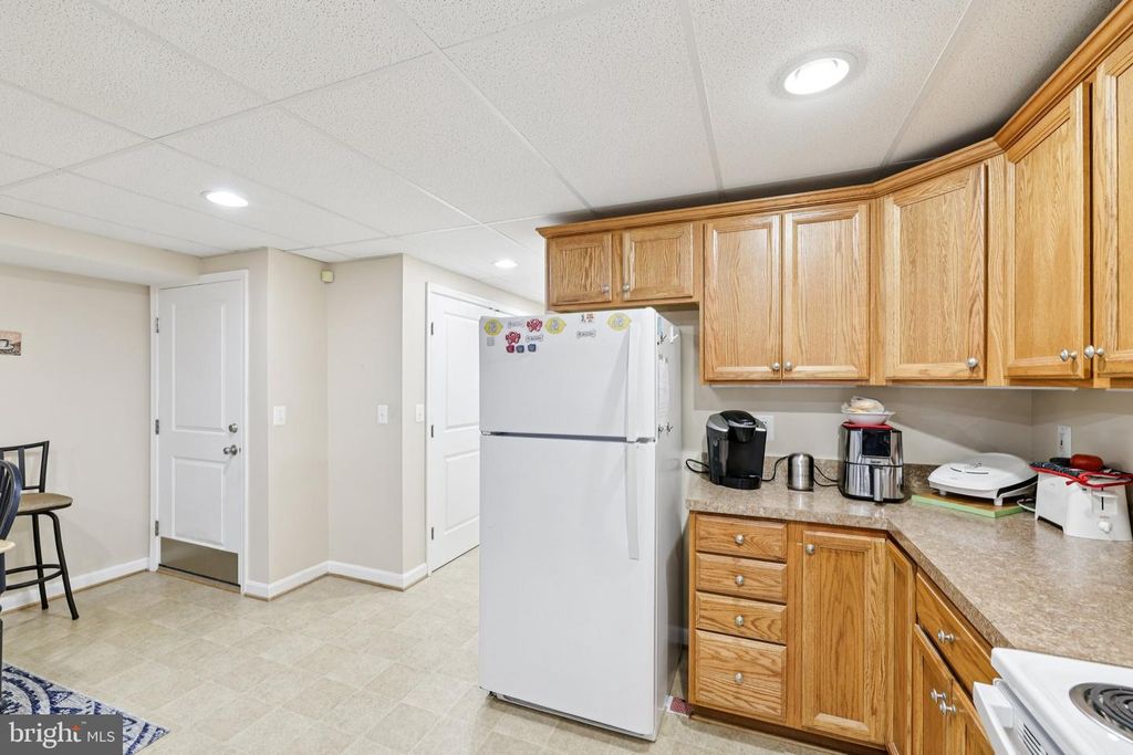 Image 95 of property listing at 54 DAYTON DR, Pasadena, MD 21122