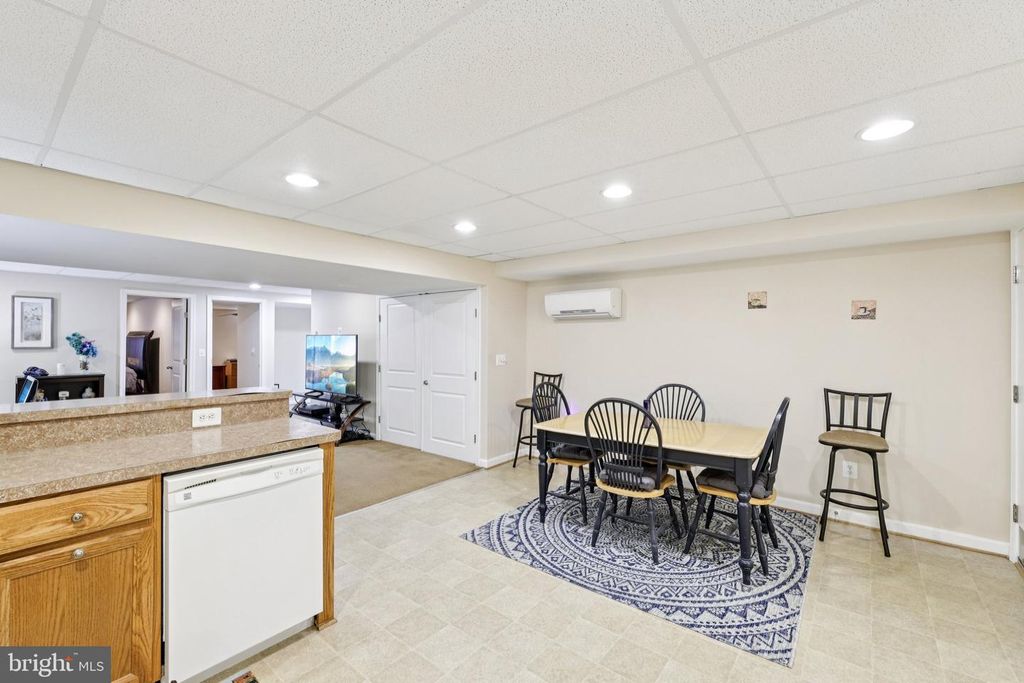 Image 97 of property listing at 54 DAYTON DR, Pasadena, MD 21122