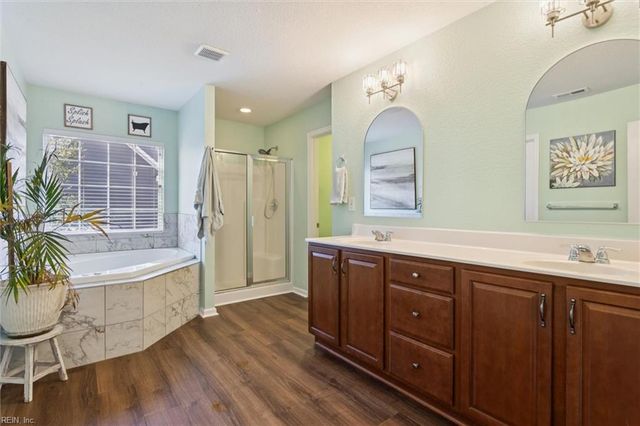 1301 Founders Pointe TRL, Carrollton, VA 23314