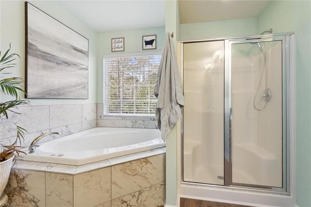 1301 Founders Pointe TRL, Carrollton, VA 23314