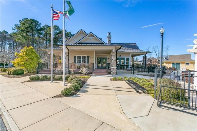 1301 Founders Pointe TRL, Carrollton, VA 23314