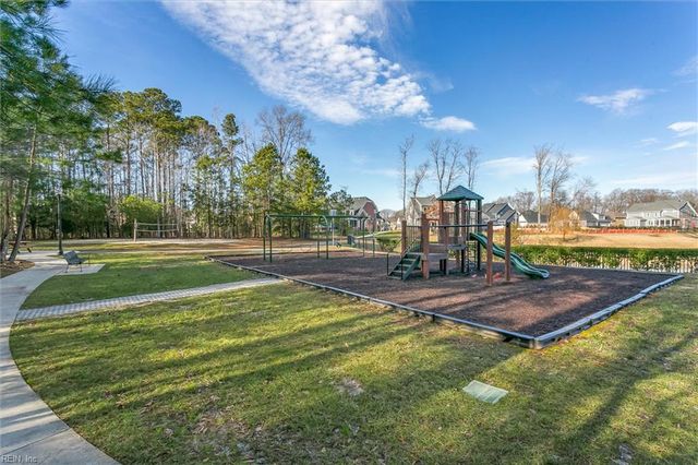 1301 Founders Pointe TRL, Carrollton, VA 23314