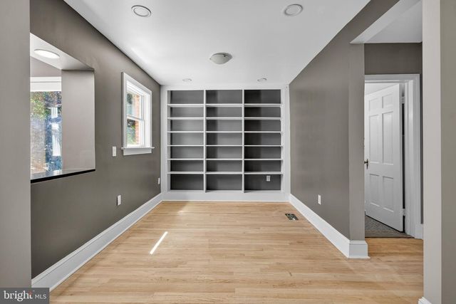 241 EDWARDS FERRY RD NE, Leesburg, VA 20176