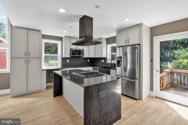 241 EDWARDS FERRY RD NE, Leesburg, VA 20176