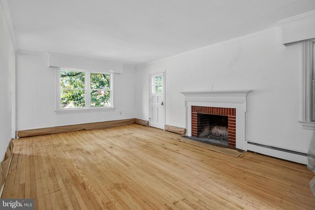 241 EDWARDS FERRY RD NE, Leesburg, VA 20176