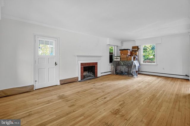 241 EDWARDS FERRY RD NE, Leesburg, VA 20176