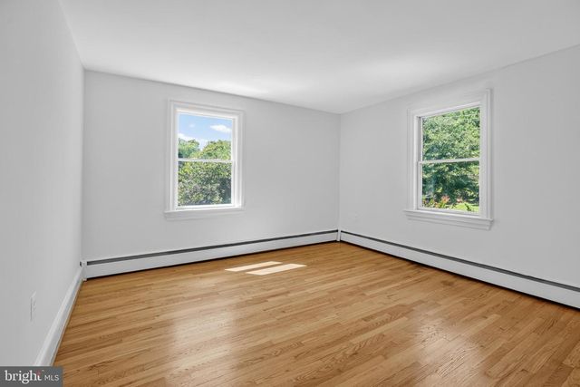 241 EDWARDS FERRY RD NE, Leesburg, VA 20176