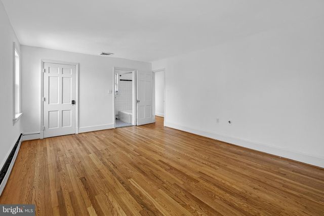 241 EDWARDS FERRY RD NE, Leesburg, VA 20176
