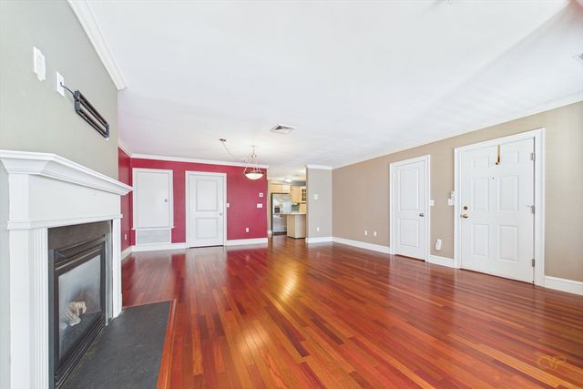 15 Park Ave 211, Hull, MA 02045