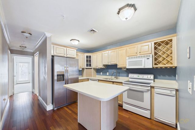 15 Park Ave 211, Hull, MA 02045