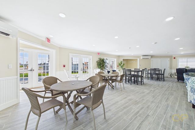 15 Park Ave 211, Hull, MA 02045