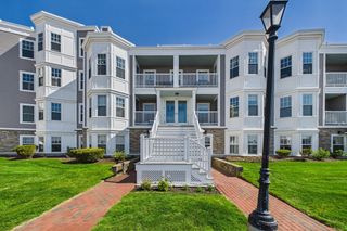15 Park Ave 211, Hull, MA 02045
