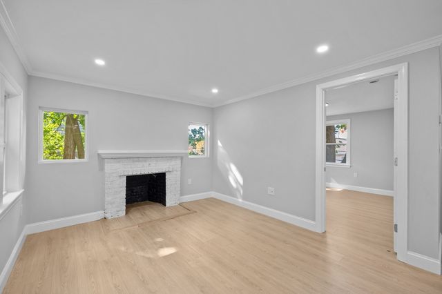9 Walden Pond Ave, Saugus, MA 01906