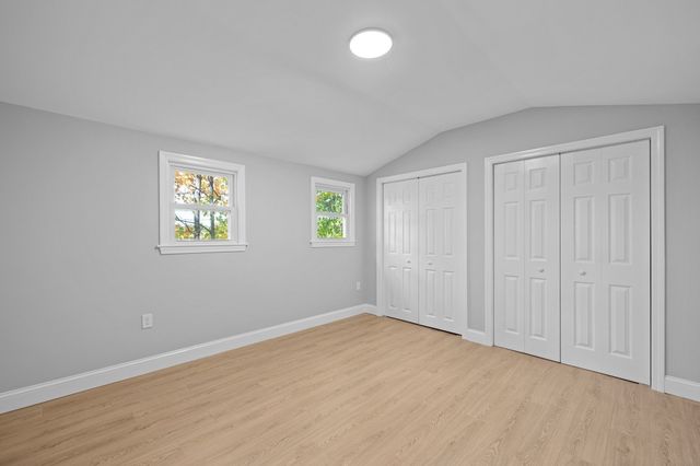 9 Walden Pond Ave, Saugus, MA 01906
