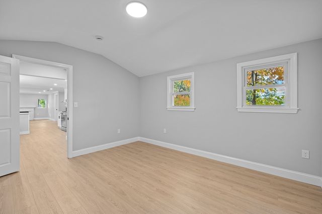 9 Walden Pond Ave, Saugus, MA 01906