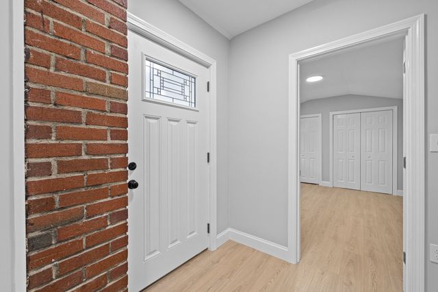 9 Walden Pond Ave, Saugus, MA 01906