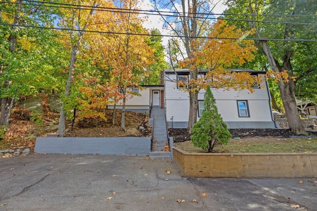 9 Walden Pond Ave, Saugus, MA 01906