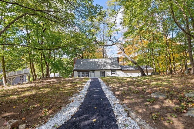 9 Walden Pond Ave, Saugus, MA 01906
