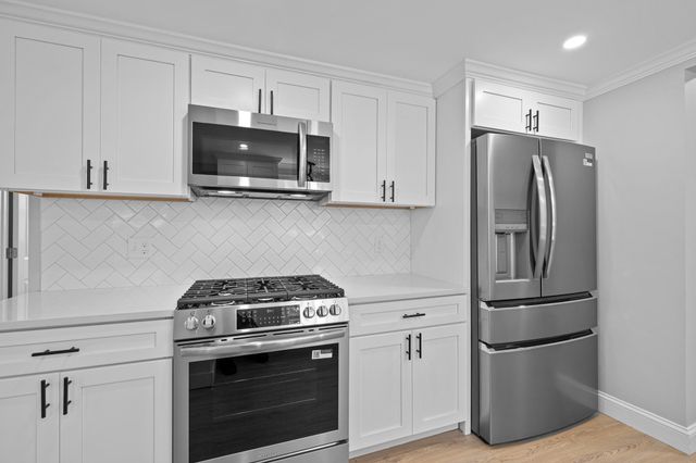 9 Walden Pond Ave, Saugus, MA 01906