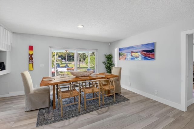6701 Hillside Lane, Lake Worth, FL 33462