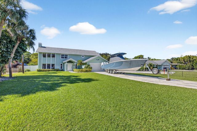 6701 Hillside Lane, Lake Worth, FL 33462