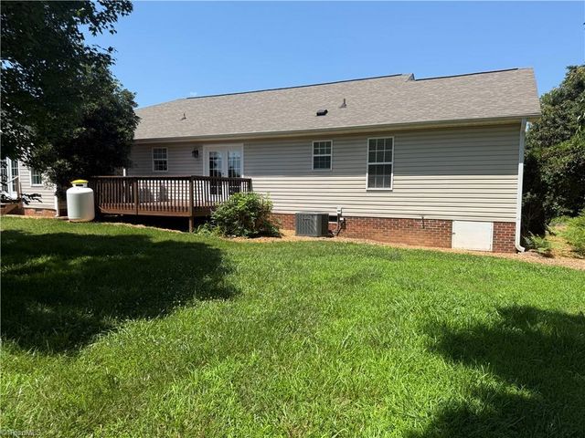 8302 Dorwood Drive, Browns Summit, NC 27214