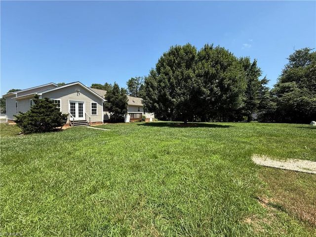 8302 Dorwood Drive, Browns Summit, NC 27214