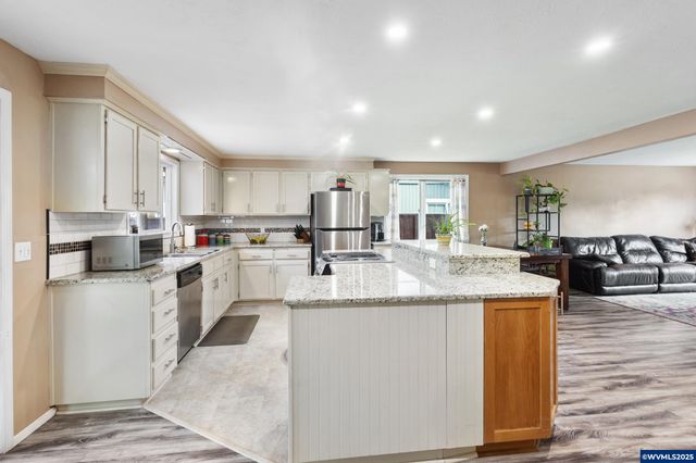 4565 Swallow Ct, Salem, OR 97305